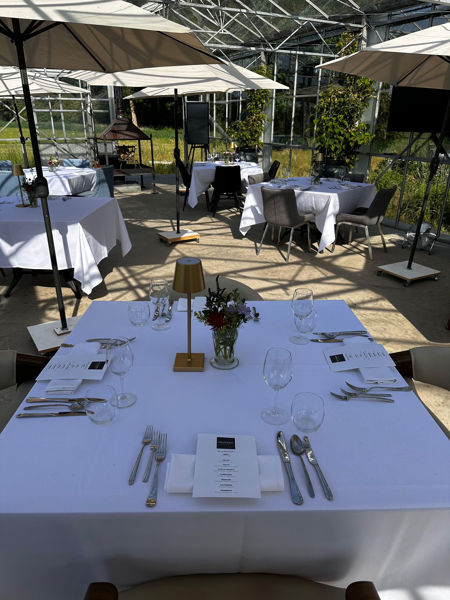 AA popup gedekte tafels feestzaal, dining, familiefeest