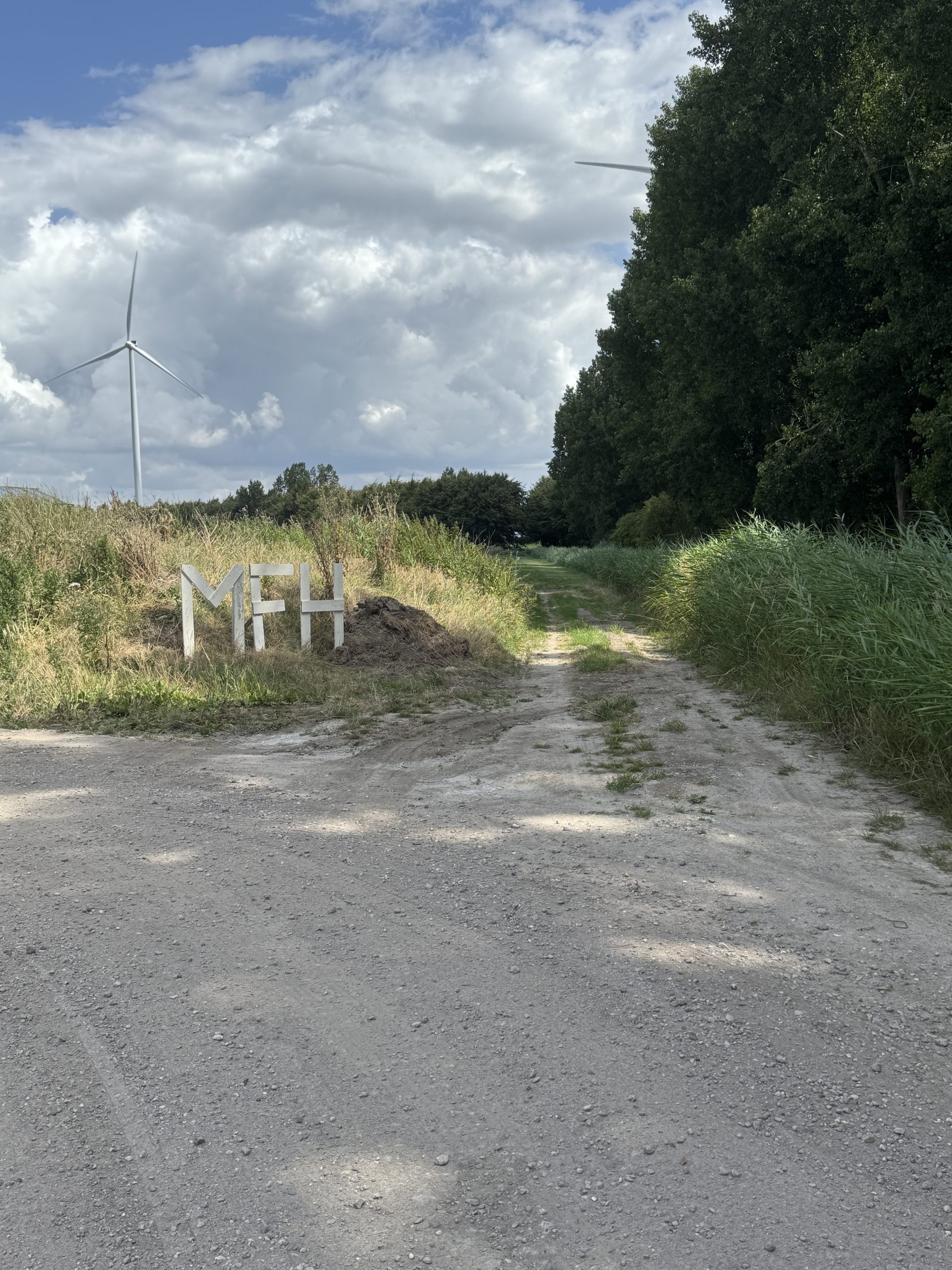 AA MFH sign zandweg weiland